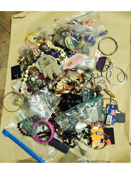 Various Jewelry - Large Lot Of Vintage To Modern Craft & Wearable Jewelry Mix - 7 Lbs